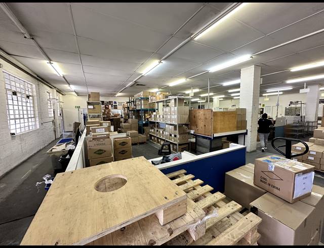 580M² WAREHOUSE TO LET IN OBSERVATORY